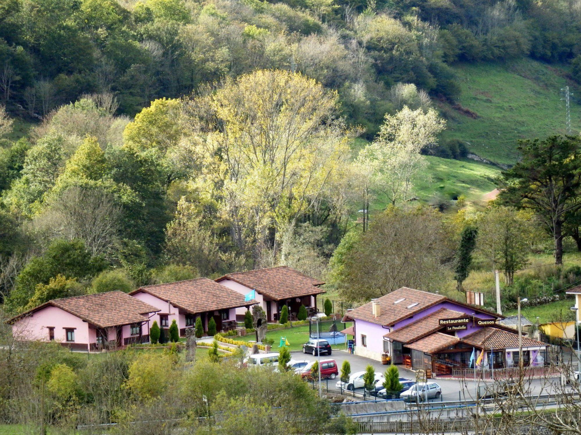 Apartamentos Aires De Avin - Onis Buitenkant foto